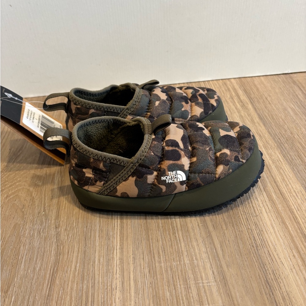 The North Face Thermoball Traction Mule II Camo Youth Kids Size 12
